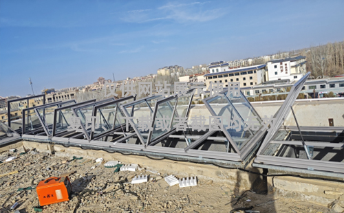 敦煌博物馆积石山排烟天窗