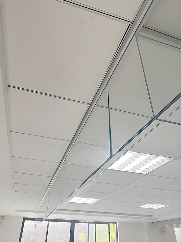 积石山玻璃积石山挡烟垂壁