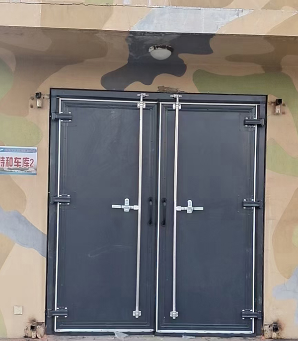 积石山工业平开门