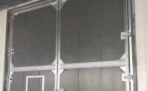 积石山兰州厂房积石山工业门选购与使用指南：打造高效安全的生产环境