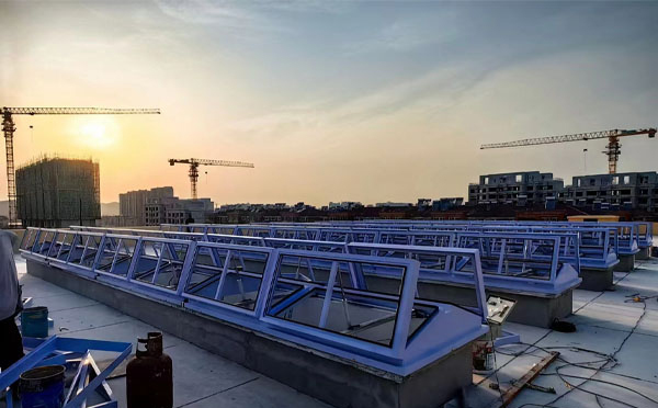 消防积石山排烟窗工作原理