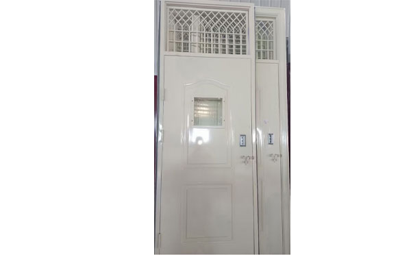 积石山学校教室门