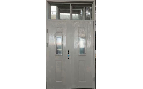 积石山学校教室门