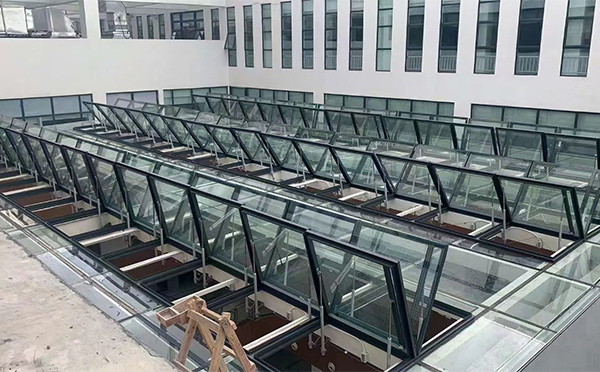 百安科技有限公司近期积石山排烟窗项目案例分享 百安科技有限公司近期积石山排烟窗项目案例分享