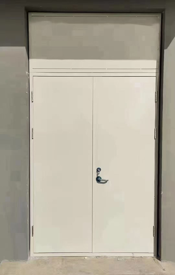 展览馆项目完成大跨度积石山防火门安装